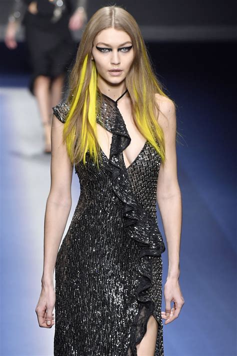 gigi hadid versace fashion week